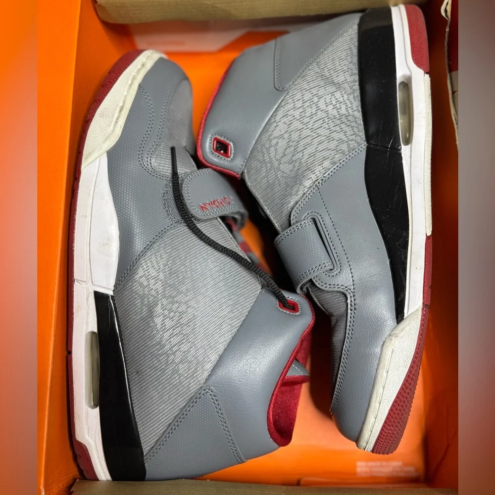 Jordan Flight Club 90s 'Grey Gym Red'